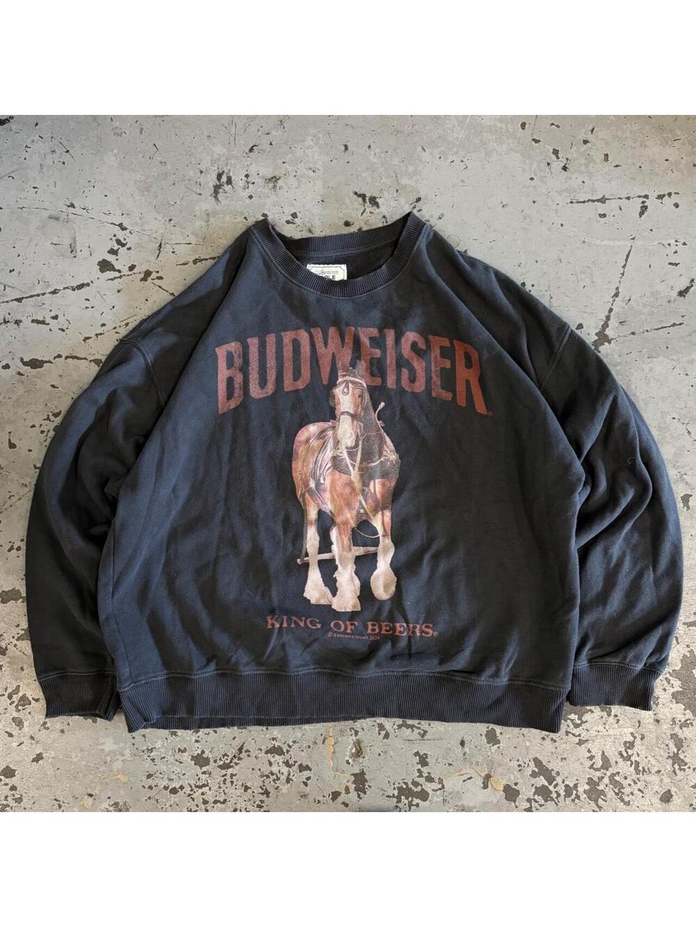 Beautiful vintage style American Eagle Budwiser graphic crewneck